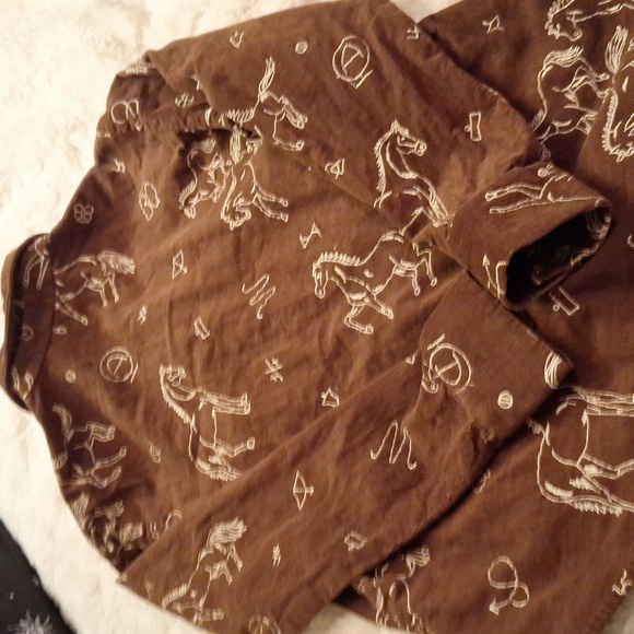 Unique  Corduroy Buttoned  shirt with collar No Tags anywhere inside See below - Picture 2 of 4